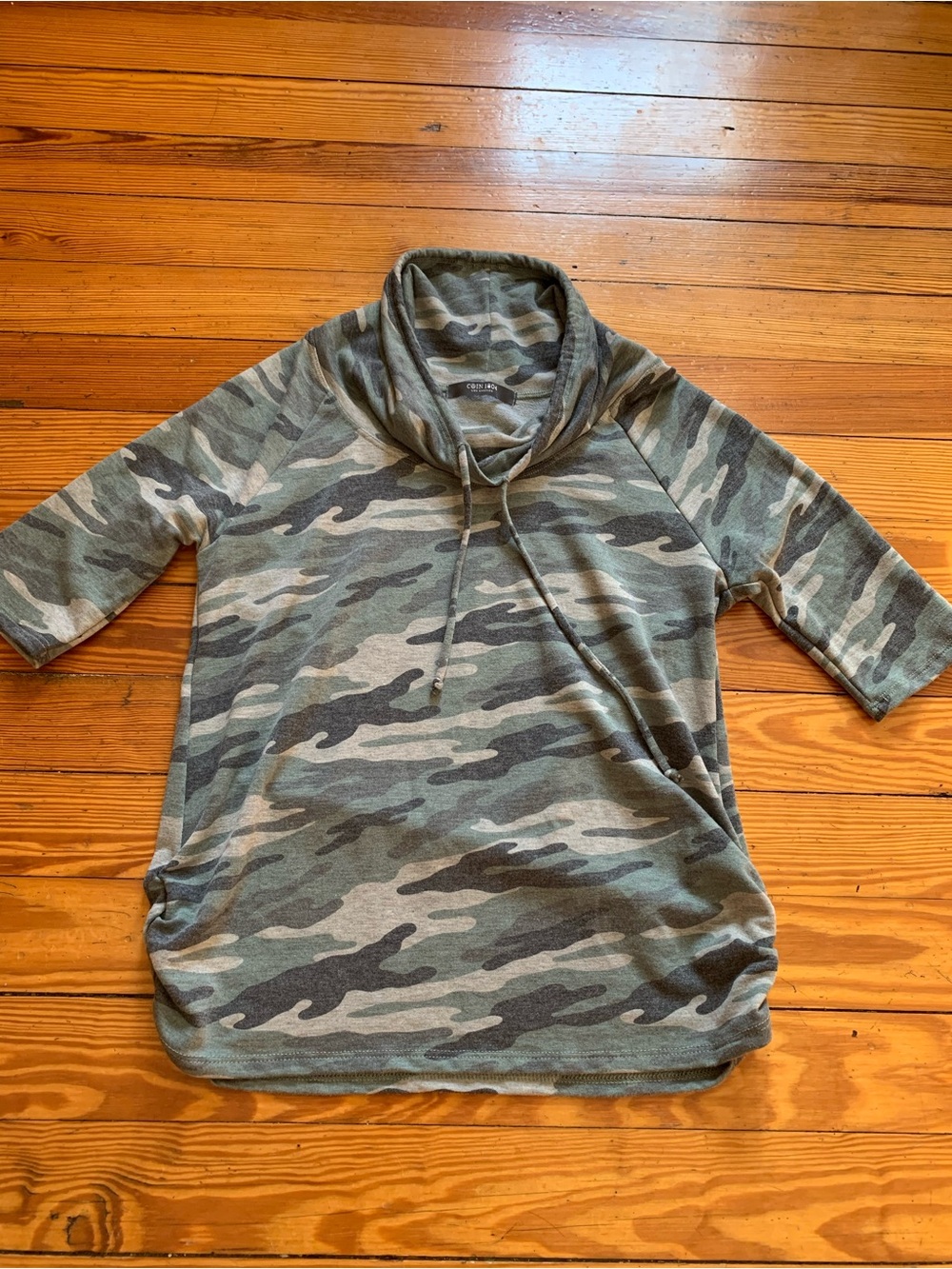 Cowl-Neck Camo Pullover Hoodie in Green